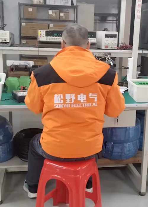 信號隔離變送器-生產(chǎn)一角